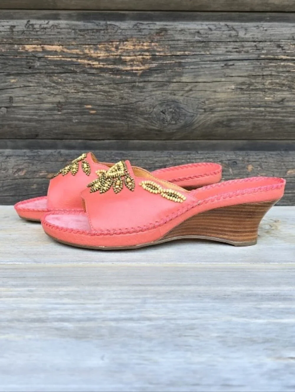 Clarks Artisan NEW Empress Y2K Coastal Boho Coral Beaded Wedge Slide Sandals 7M
